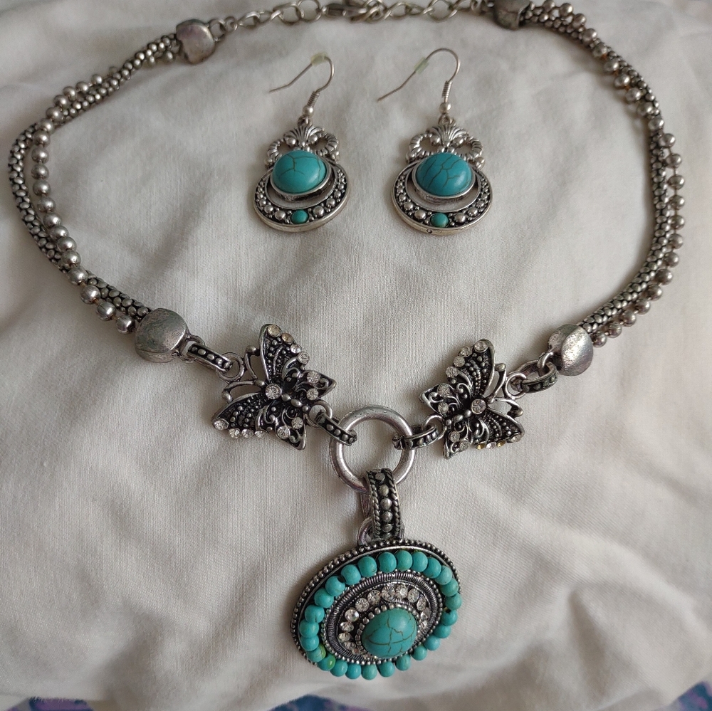 Turquoise and Silver Necklace/Earring Set